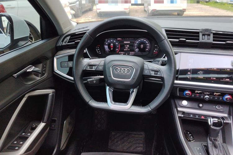 Used Audi Q3 2020 35 TFSI Fashion Dynamic Model Steering Wheel
