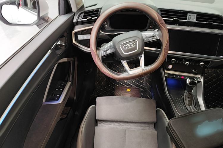Used Audi Q3 2020 40 TFSI Fashion Dynamic Model Steering Wheel