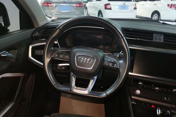 Used Audi Q3 2020 35 TFSI Fashion Dynamic Model Steering Wheel