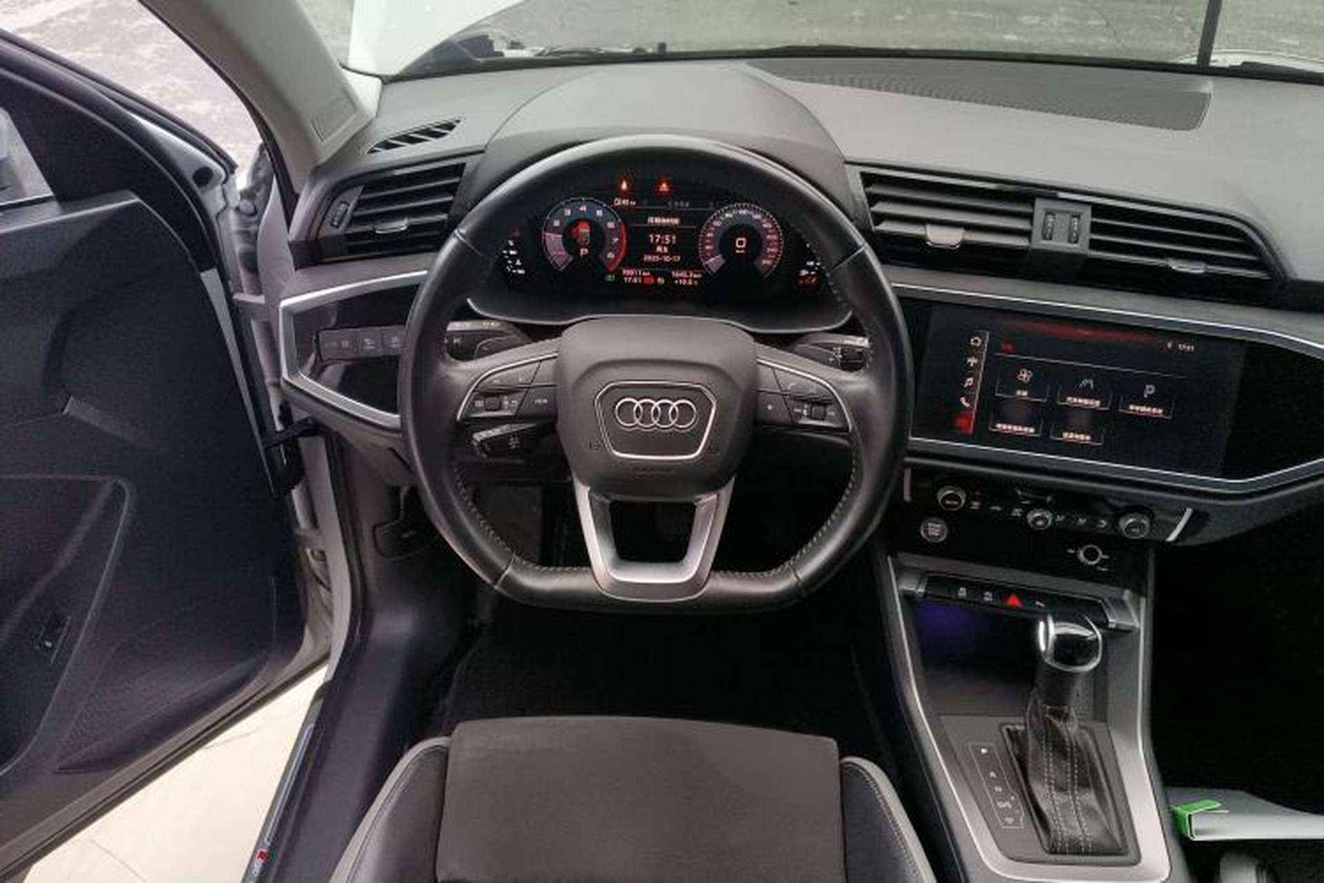 Used Audi Q3 2020 40 TFSI Fashion Dynamic Model Steering Wheel