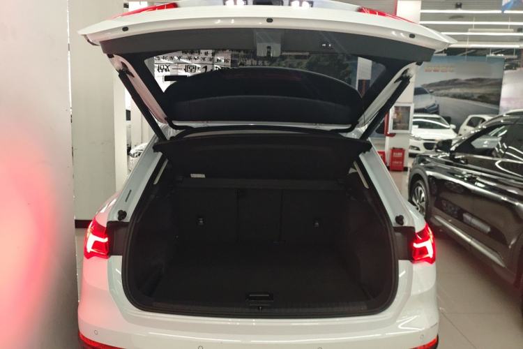 Used Audi Q3 2020 35 TFSI Fashion Dynamic Model Trunk