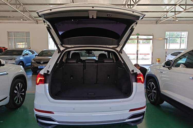 Used Audi Q3 2020 35 TFSI Fashion Dynamic Model Trunk