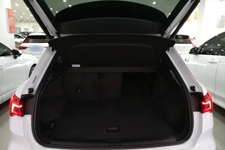 Used Audi Q3 2020 35 TFSI Fashionable and Elegant Model Trunk