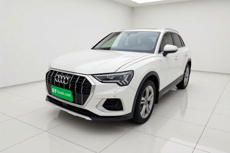 Used Audi Q3 2020 35 TFSI Fashionable and Elegant Model Guazi used car, China used car export, Used car for sale, Used cars, Cheapest cars for sale