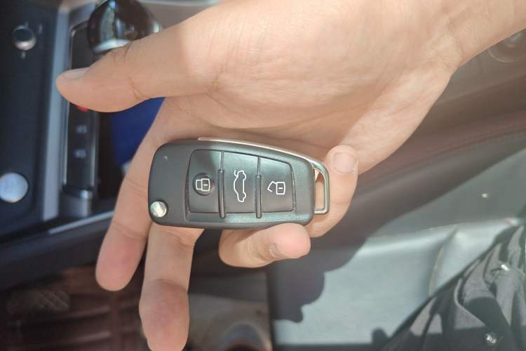 Used Audi Q3 2020 35 TFSI Fashionable and Elegant Model Vehicle Key