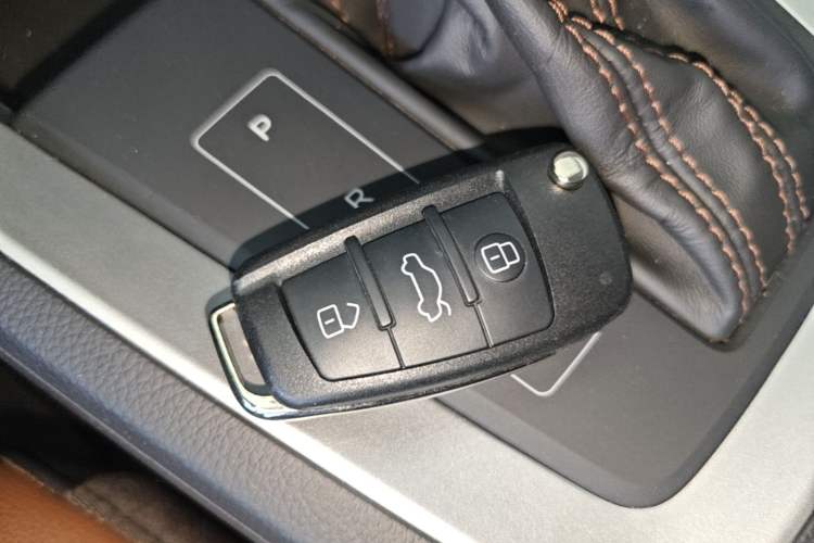 Used Audi Q3 2020 35 TFSI Fashionable and Elegant Model Vehicle Key