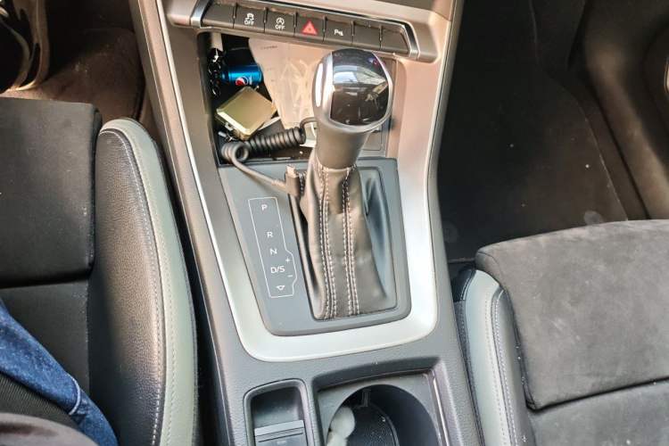 Used Audi Q3 2020 35 TFSI Ambition Dynamic Edition Gear Lever