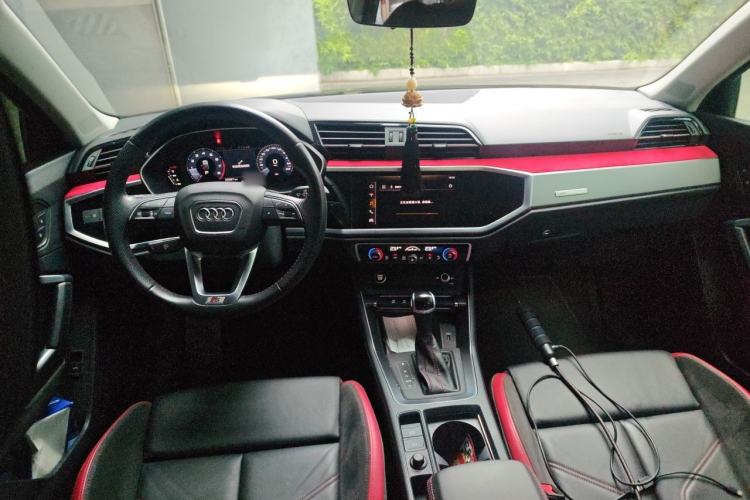 Used Audi Q3 2021 35 TFSI Fashionable and Elegant Model Center Console