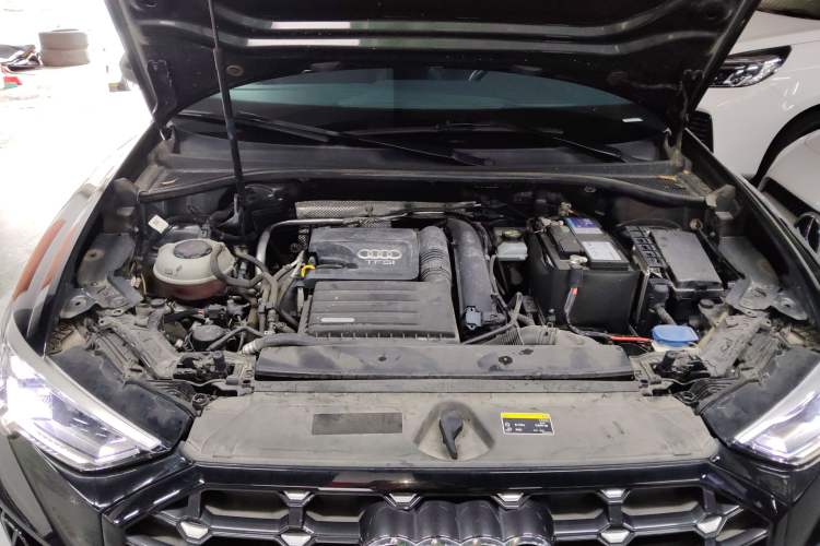 Used Audi Q3 2021 35 TFSI Fashion Dynamic Model Engine Bay