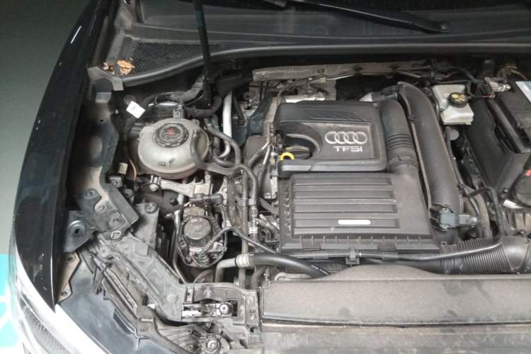 Used Audi Q3 2021 35 TFSI Fashion Dynamic Model Engine Bay Right