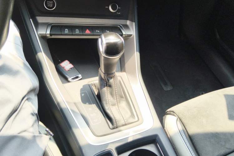 Used Audi Q3 2021 35 TFSI Fashion Dynamic Model Gear Lever