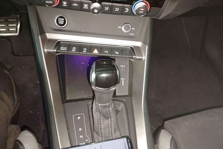 Used Audi Q3 2021 40 TFSI Fashion Dynamic Model Gear Lever