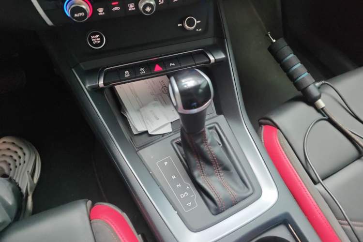 Used Audi Q3 2021 35 TFSI Fashionable and Elegant Model Gear Lever