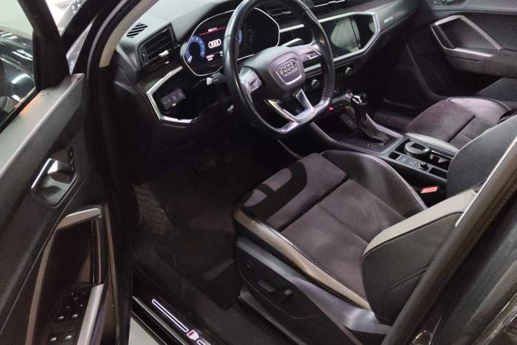 Used Audi Q3 2021 35 TFSI Fashion Dynamic Model Interior 3