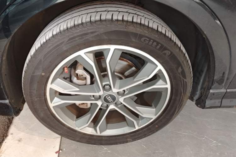 Used Audi Q3 2021 40 TFSI Fashion Dynamic Model Left Front Wheel Hub