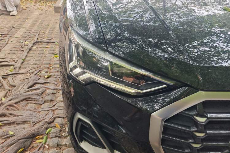 Used Audi Q3 2021 35 TFSI Fashion Dynamic Model Right Front Headlight