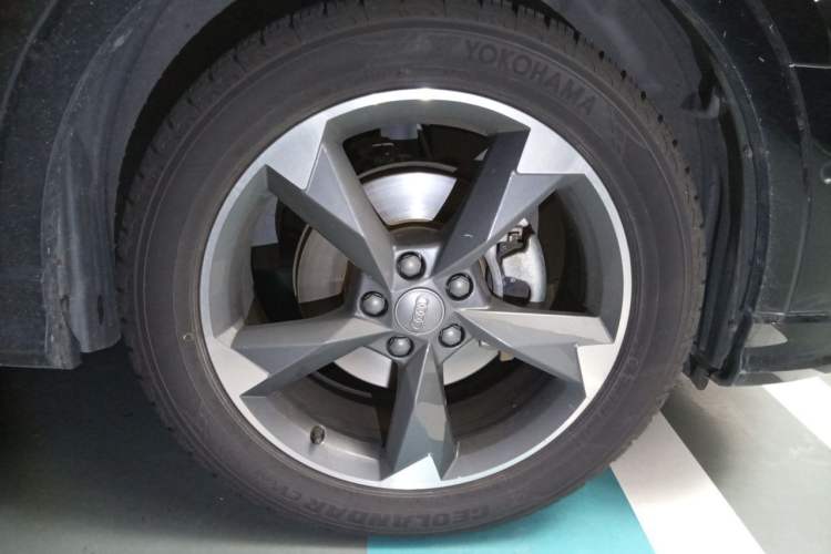 Used Audi Q3 2021 35 TFSI Fashion Dynamic Model Right Front Wheel Hub