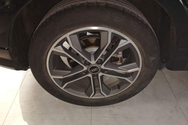 Used Audi Q3 2021 40 TFSI Fashion Dynamic Model Right Rear Wheel Hub