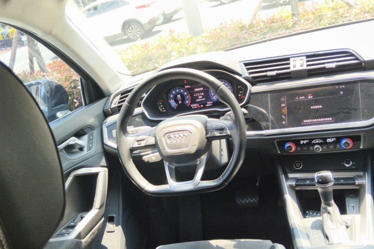 Used Audi Q3 2021 35 TFSI Fashion Dynamic Model Steering Wheel