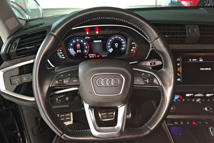 Used Audi Q3 2021 40 TFSI Fashion Dynamic Model Steering Wheel