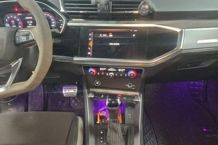 Used Audi Q3 2021 35 TFSI Fashion Dynamic Model Audio And AC Panel
