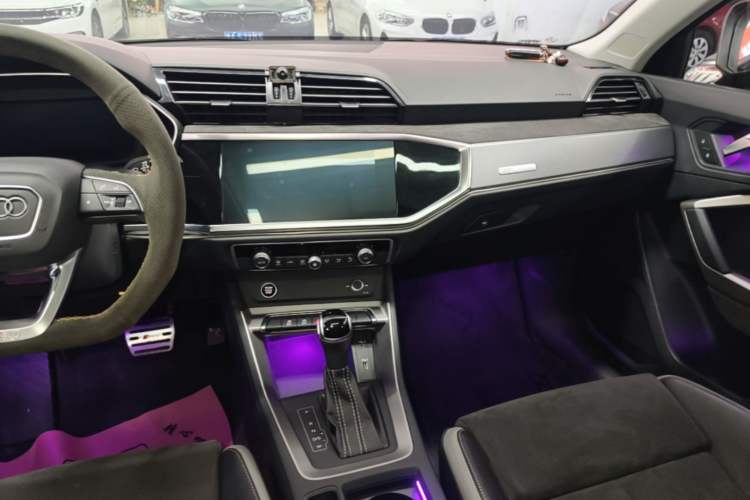 Used Audi Q3 2021 35 TFSI Fashion Dynamic Model Audio And AC Panel