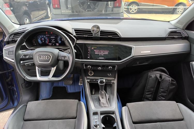 Used Audi Q3 2021 35 TFSI Fashion Dynamic Model Center Console