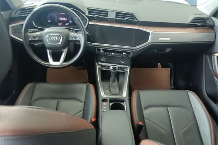 Used Audi Q3 2021 35 TFSI Fashionable and Elegant Model Center Console