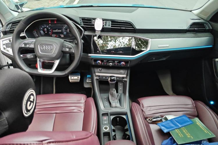 Used Audi Q3 2021 35 TFSI Fashion Dynamic Model Center Console