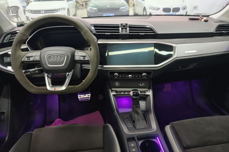 Used Audi Q3 2021 35 TFSI Fashion Dynamic Model Center Console