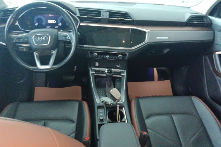 Used Audi Q3 2021 35 TFSI Fashionable and Elegant Model Center Console