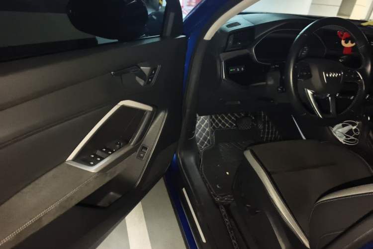 Used Audi Q3 2021 35 TFSI Progressive Dynamic Edition Driver Seat