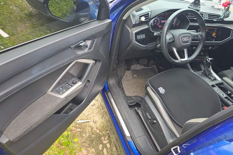 Used Audi Q3 2021 35 TFSI Progressive Dynamic Edition Driver Seat