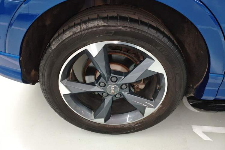 Used Audi Q3 2021 35 TFSI Fashion Dynamic Model Exterior 5