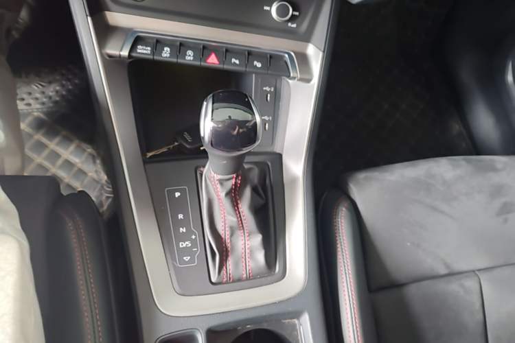 Used Audi Q3 2021 40 TFSI Fashion Dynamic Model Gear Lever