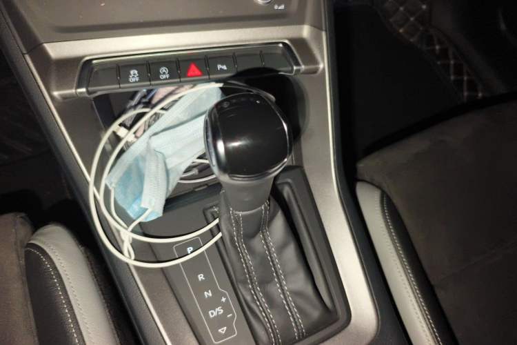 Used Audi Q3 2021 35 TFSI Progressive Dynamic Edition Gear Lever