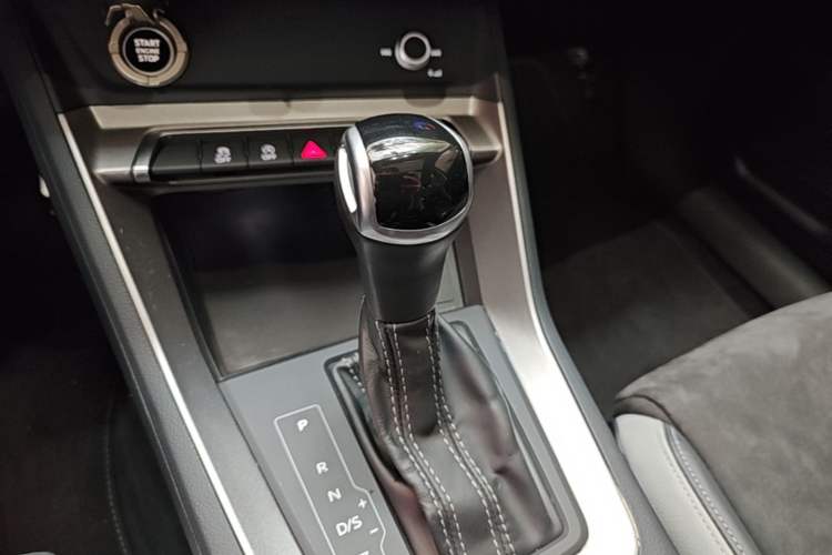 Used Audi Q3 2021 35 TFSI Fashion Dynamic Model Gear Lever