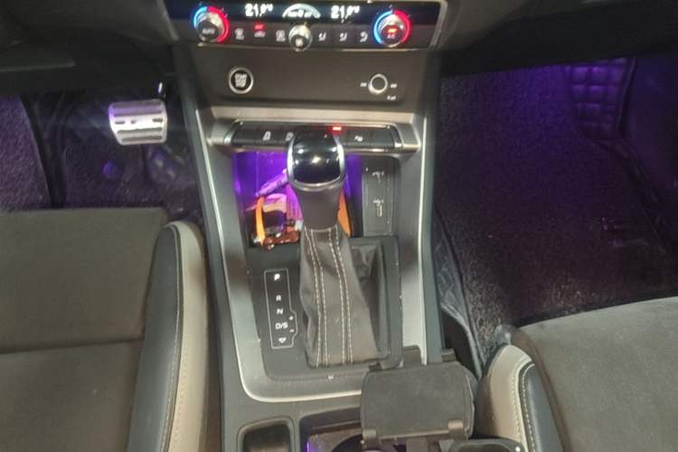 Used Audi Q3 2021 35 TFSI Fashion Dynamic Model Gear Lever