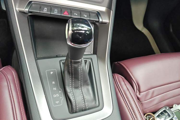 Used Audi Q3 2021 35 TFSI Fashion Dynamic Model Gear Lever