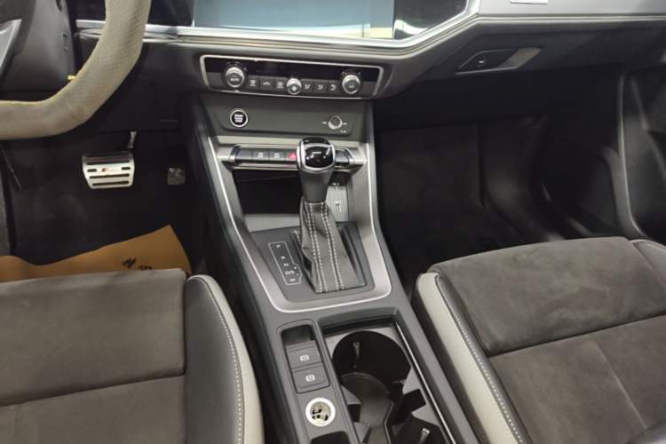 Used Audi Q3 2021 35 TFSI Fashion Dynamic Model Gear Lever