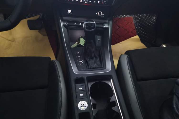 Used Audi Q3 2021 35 TFSI Fashion Dynamic Model Gear Lever