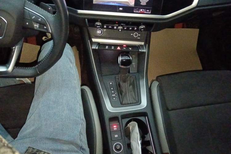 Used Audi Q3 2021 35 TFSI Fashion Dynamic Model Gear Lever
