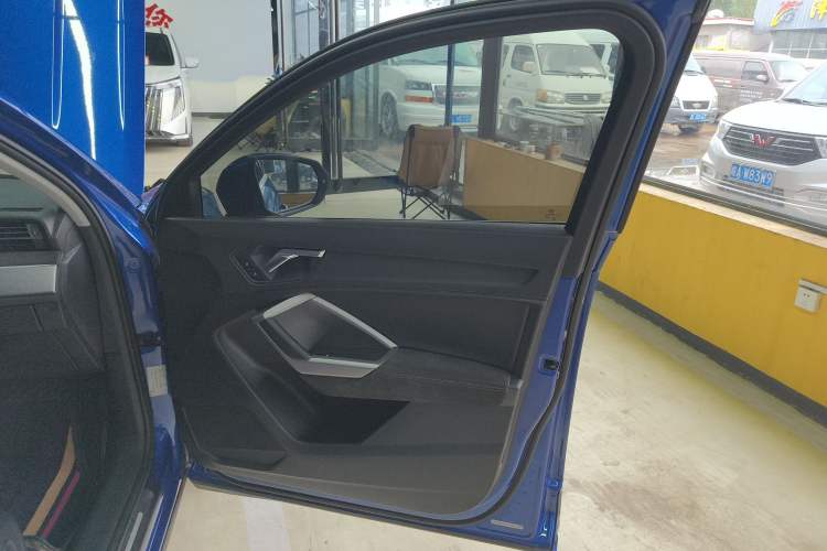 Used Audi Q3 2021 35 TFSI Progressive Dynamic Edition Interior 5