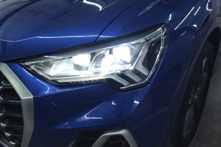 Used Audi Q3 2021 35 TFSI Fashion Dynamic Model Left Front Headlight