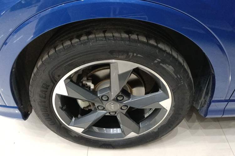 Used Audi Q3 2021 35 TFSI Fashion Dynamic Model Left Front Wheel Hub