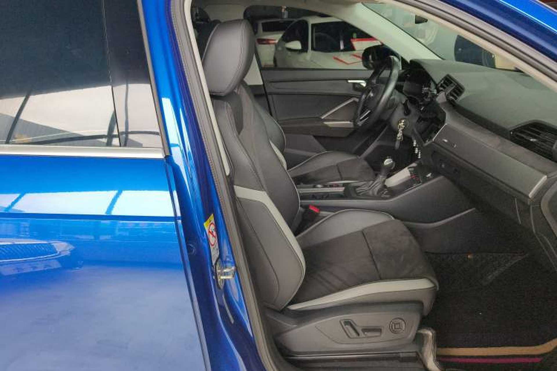 Used Audi Q3 2021 35 TFSI Progressive Dynamic Edition Right Front Seat