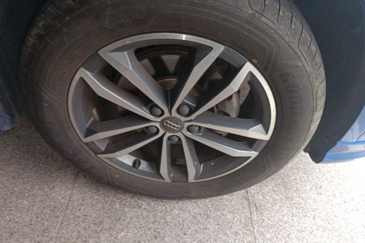 Used Audi Q3 2021 35 TFSI Progressive Dynamic Edition Right Front Wheel Hub