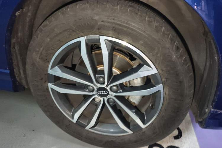 Used Audi Q3 2021 35 TFSI Progressive Dynamic Edition Right Front Wheel Hub