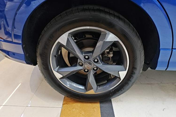 Used Audi Q3 2021 35 TFSI Fashion Dynamic Model Right Rear Wheel Hub