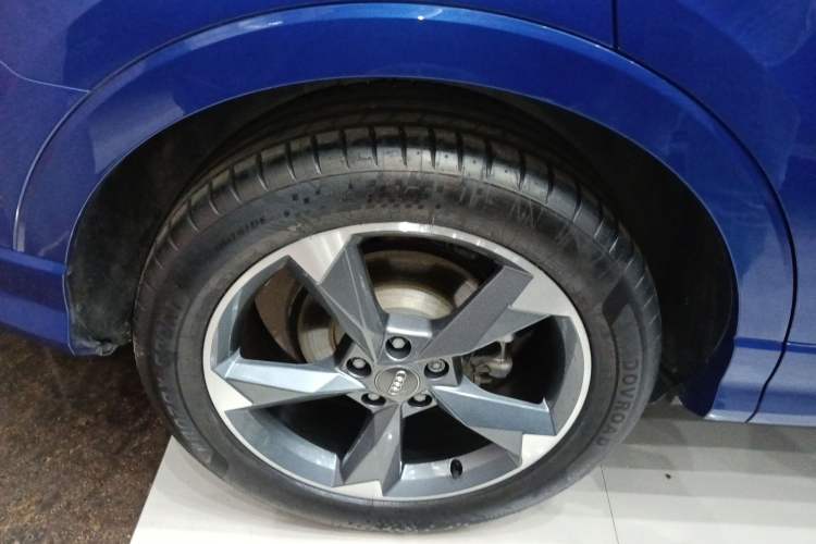 Used Audi Q3 2021 35 TFSI Fashion Dynamic Model Right Rear Wheel Hub